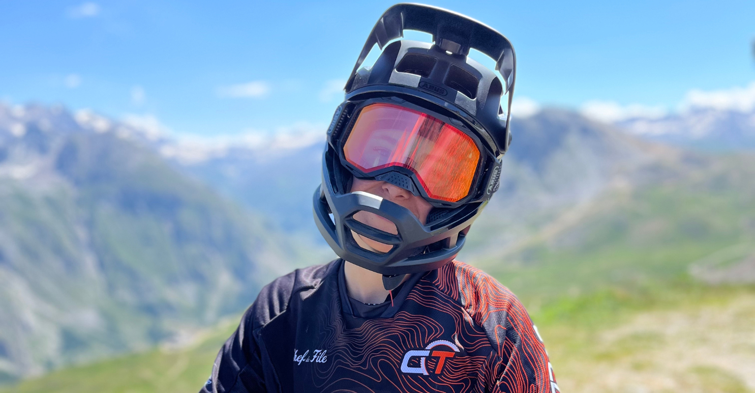Test du casque AirDrop et du masque Buteo Abus par Cléa