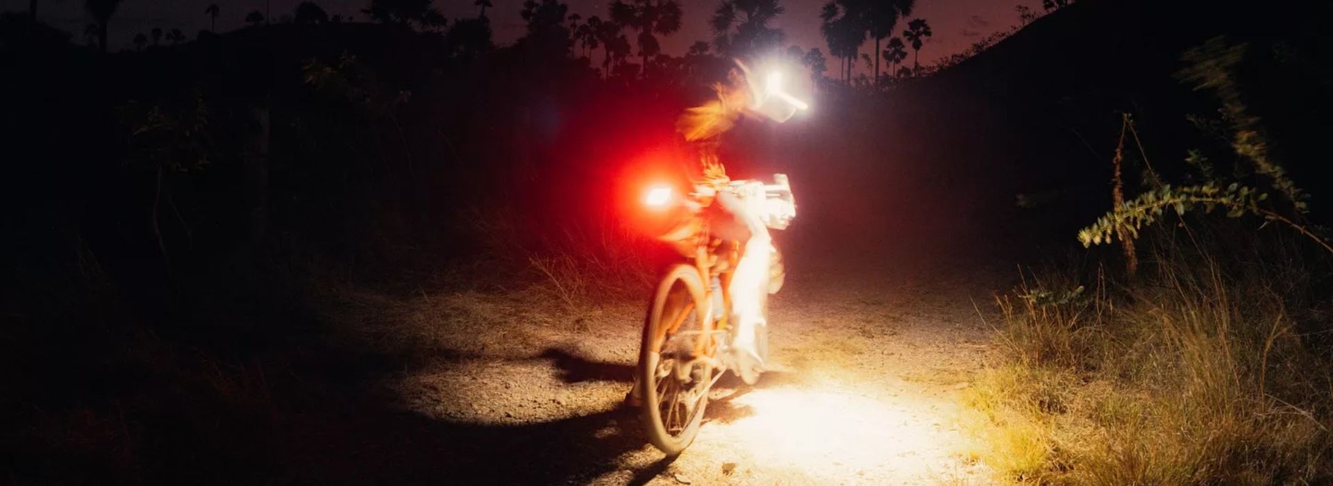 L’ÉCLAIRAGE VÉLO ESSENTIEL