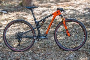 Pneu Hutchinson Skeleton