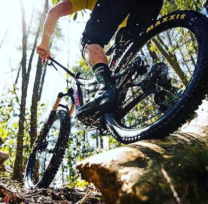 Et si on bougeait en VTT ? - Entretien Roues et Pneus - Réparation d'une  crevaison de la chambre à air