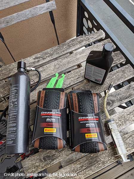 Pneu et matériel pour le montage en Tubeless