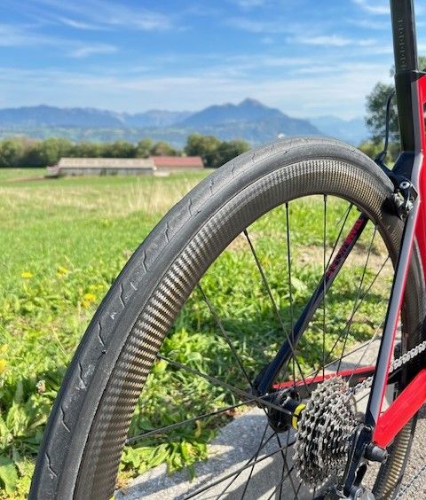 Nouveau Challenger Tubeless Hutchinson