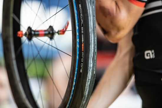 pneu vélo route tubeless