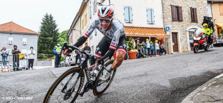 Patrick Konrad gana en solitario con neumáticos Specialized