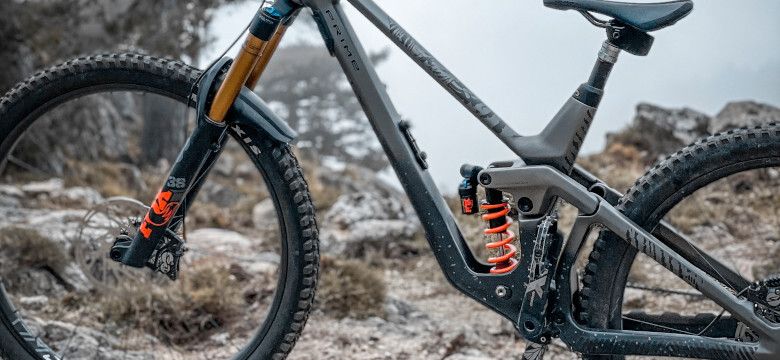 Test du pneu Maxxis Assegai dans les hauteurs du parc de Bavella