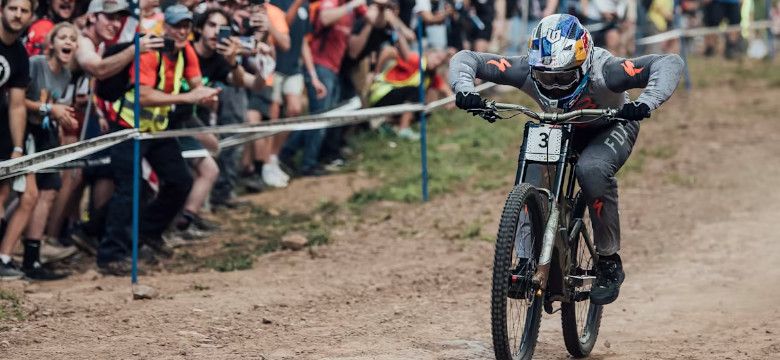 Loïc Bruni se dirige vers la victoire à Snowshoe / © Red Bull