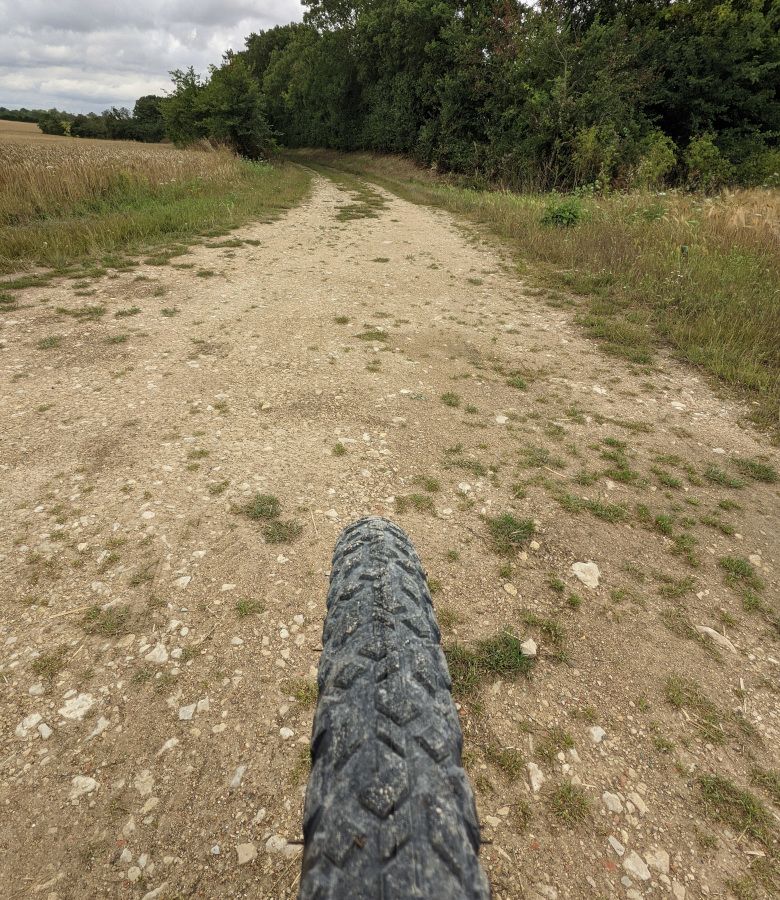 Test du pneu Pirelli Cinturato gravel M sur terrain compact